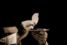 eucharist-1591663-1280.jpg
